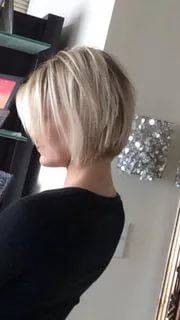 Блондинка с короткой стрижкой со спины (48 фото)